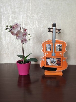 Gitar Şeklinde Resim Çerçevesi Masa Saati Dekoratif Doğum Günü Hediyesi