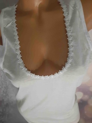 Beyaz Kalın Askılı Yakası Papatyalı %100 Pamuk Rahat Kullanışlı Kadın Atlet