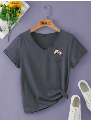 Tarzsokak V Yaka Basic Çiçek Baskılı Pamuklu Tshirt (Normal