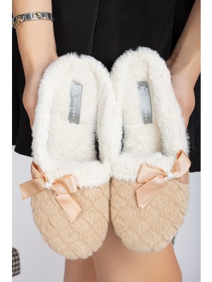 Kapalı Kadın Ev Terliği Kışlık Fiyonklu