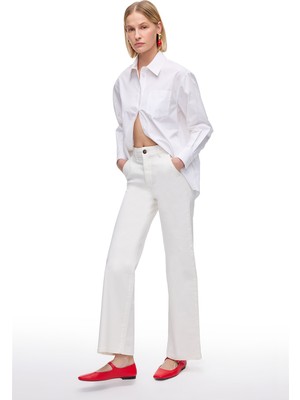 Beyaz Albas Rahat Kalıp Uzun Kol Gömlek