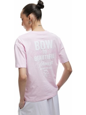 Koton Kısa Kollu Bisiklet Yaka Fiyonklu Arkası Baskılı Oversize Tişört