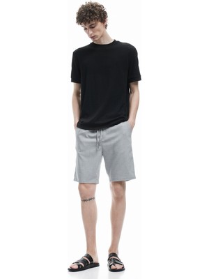 Koton Viskon Karışımlı Cep Detaylı Bermuda Slim Fit Beli Bağcıklı Şort