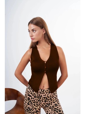 Kadın Kahverengi Düğmeli Crop Triko Yelek HZL24S-ZK10231