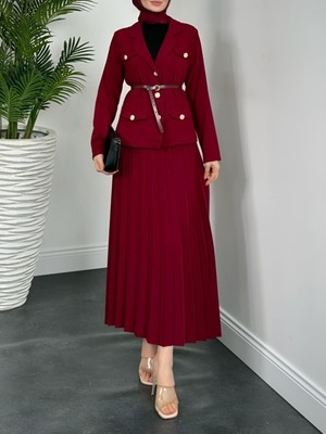 Eteği Piliseli Kemerli Düğmeli Ceketli Takım