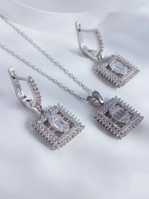 18 Ayar Altın Kaplama Zirkon Taşlı Işıltılı Kare Baget Tasarım Gümüş Kadın Set Gelin Seti