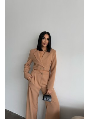 Crop Gold Düğme Detaylı Kahverengi Ceket Pantolon Takım
