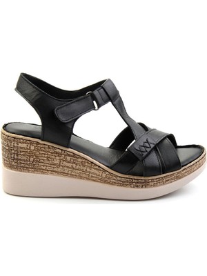Bambi Siyah Leather Kadın Sandalet K05552600003