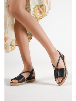 İnyola Shoes Kadın Cilt Hakiki Deri Sandalet 6135