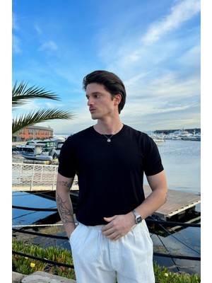 Basic Bisiklet Yaka Siyah Triko Tişört