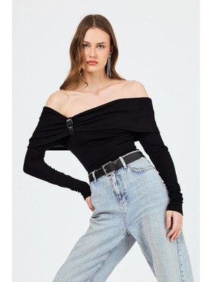Siyah Madonna Yaka Toka Detaylı Bluz 1465