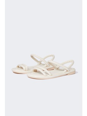 DeFacto Kadın Düz Taban Suni Deri Sandalet D0765AX25HS