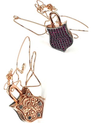 Ose Shop Cift taraflı kullanılabilir pembe zirkon taşlı gümüş kilit kısmı hareketli  tasarım kolye