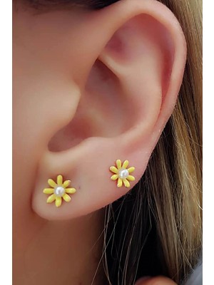 Ose Shop mine işçiliğinde inci detaylı gümüş minimal çiçek küpe