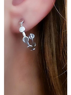 Ose Shop 925 ayar gümüş pullu yarım halka küpe