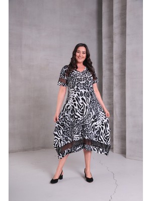 Kadın Büyük Beden Siyah, Leopar Desen , Kol ve Etek Ucu File Detaylı, V Yaka Elbise 65N38930