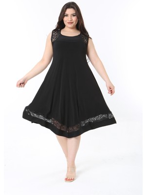 Kadın Büyük Beden Siyah Dantel Detaylı Likralı Uzun Kolsuz Elbise 65N38860