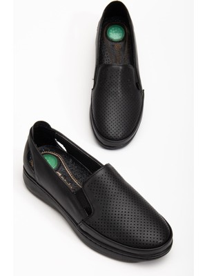 Hakiki Deri Büyük Numara Ortopedik Kadın Günlük Ayakkabı Siyah Lazer Baskılı Yan Pencereli