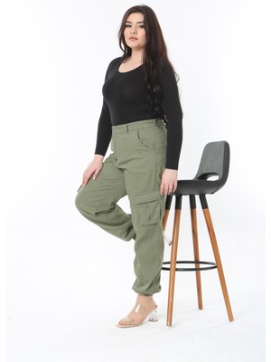 Kadın Büyük Beden Haki Gabardin Kumaş Yüksek Bel Kargo Cepli Paça Lastikli Pantolon 65N38901
