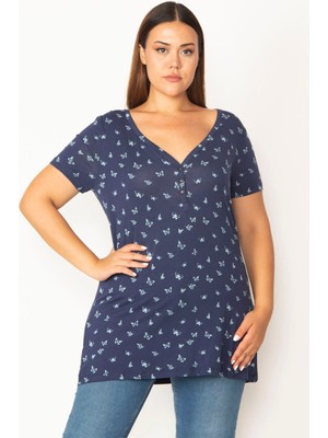 Şans Kadın Lacivert Ön Pat Düğmeli V Yakalı Kelebek Desenli Bluz 65N27850