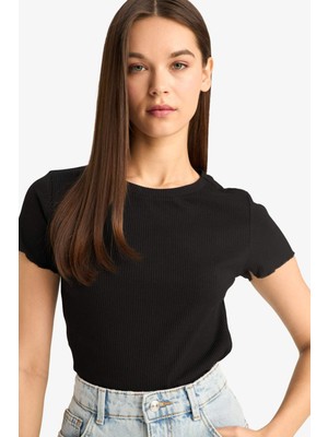 DeFacto Fitted Bisiklet Yaka Basic Düz Kısa Kollu Beyaz Tişört F3486AXNS