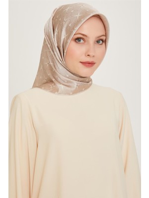 Armine Monogram Desenli Sura Saf İpek Eşarp 9207D 01 01