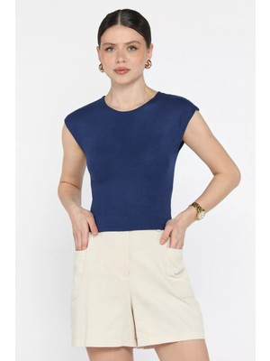 Gülseli Bisiklet Yaka Sıfır Kol Kadın Tişört P-00016211