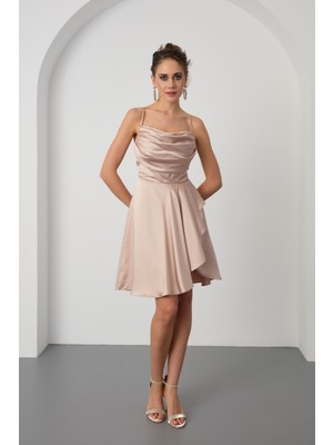 Kadın Bej Volanlı Yırtmaçlı Kısa Saten Abiye & Mezuniyet Elbisesi