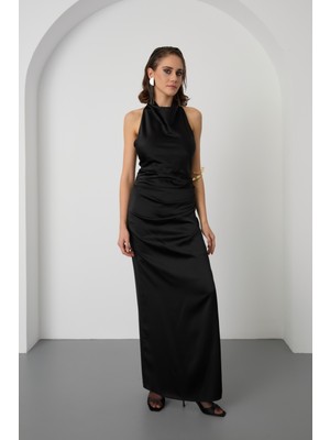 Kadın Siyah Sırt Dekolteli Uzun Saten Abiye Elbise