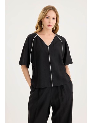 V Yaka Önü Şeritli Kısa Kol Bluz