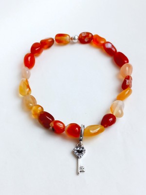 18 Ayar Altın Kaplama Akik Doğal Taşlı Şans Anahtar Charm Tasarım Modern Kadın Gümüş Bileklik