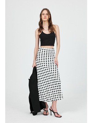 Beyaz Puantiye Desen Saten Midi Etek 9416