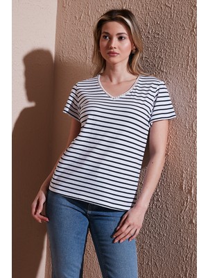 Fashion Friends  Pamuk Regular Fit V Yaka T Shirt Bayan T Shirt 25Y0478K1