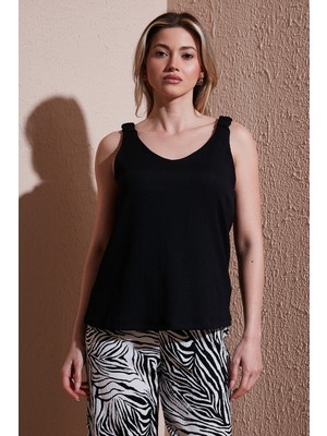 Fashion Friends Standart Fit V Yaka Büzgülü Kalın Askılı Bluz Bayan Bluz 25Y0513K1