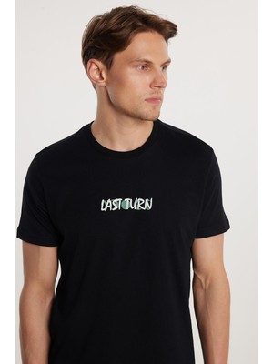 Erkek Slim Fit Dar Kesim %100 Pamuk Yumuşak Dokulu Baskılı Siyah Bisiklet Yaka Tişört