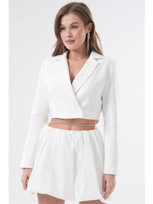 Saade Kadın Beyaz Kruvaze Crop Blazer Ceket, Hafif ve Rahat Polyester Malzeme ile Modern Kesim