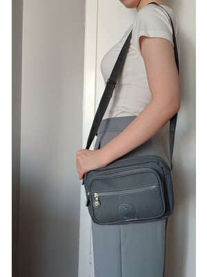 Gri Çok Bölmeli Suya Dayanıklı Krinkıl Kumaş Omuz Ve Çapraz Kadın Çantası