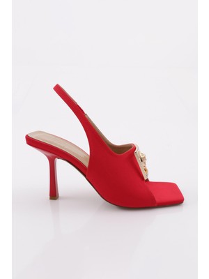 Dgn 8061 Kadin Küt Burun Metal Aksesuarli Topuklu Sandalet