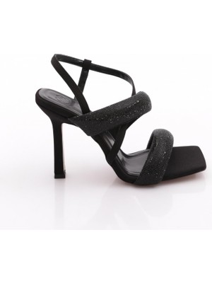 Dgn Kadın Silver Taşlı Çapraz Bantlı Kalın Sıralı Topuklu Sandalet 37 Numara Şık Tasarım