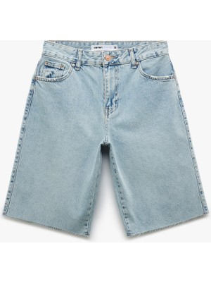 Koton Pamuklu Regular Fit Cepli Kesik Paça Kapri Denim Şort