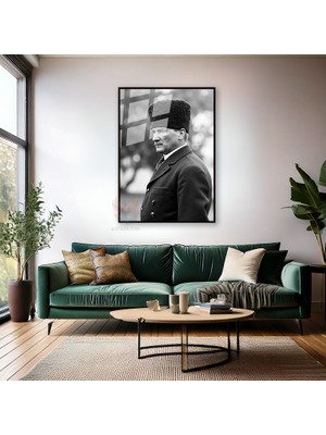 Siyah Beyaz Görsel Atatürk Metal Çerçeveli Cam Tablo Modeli Dikey Duvar Tablosu Ofis Ev Dekoru