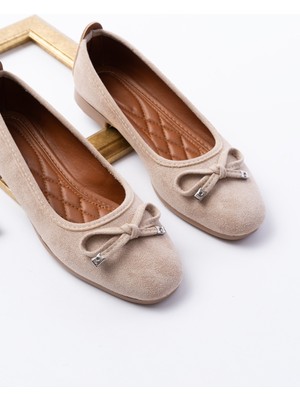 Potin Bej Süet Fiyonklu ( 2 Cm) Oval Burunlu Günlük Kullanım Babet