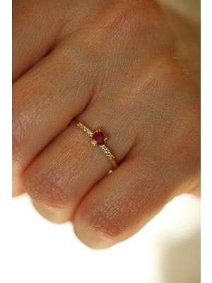 14 Ayar Altın Kırmızı Taş Detaylı Tektaş Yüzük