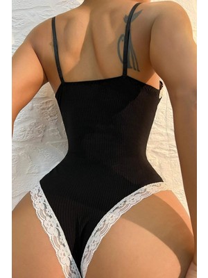 Kadın Beyaz Dantel Işlemeli Siyah Tulum Gecelik