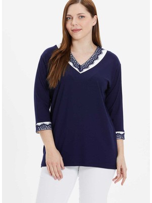 Selen V Yaka Dantel Lacivert Kadın Bluz 25YSL8074-BB