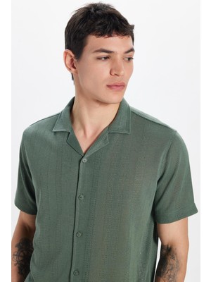 Erkek Slim Fit Örme Kumaş Apaş Yaka Rahat Kullanım Kısa Kol Haki Gömlek
