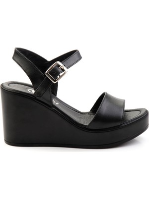 Bambi Siyah Leather Kadın Sandalet K05040030403