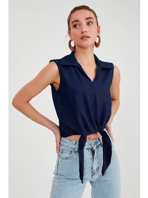 Önden Bağlamalı Sıfır Kol Bluz