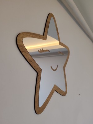 Yıldız Figürlü Çocuk Odası Dekoratif Pleksi Ayna Gülen Yıldız (35 x 35 cm Mdf Üzeri Gümüş Büyük Boy