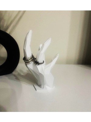 Minimalist Low-Poly El Figürü ve Yüzük Standı